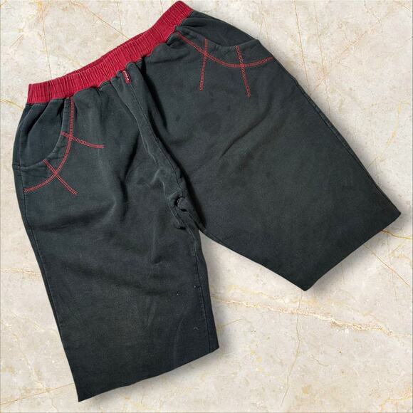Vintage Y2K Mecca Men Shorts Size Large Black Red Trim Streetwear Logo Patch V03 - Picture 1 of 4